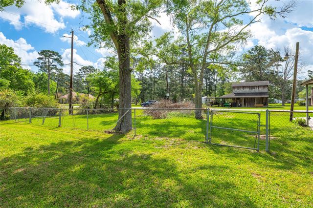 19 Mockingbird Lane, Dayton, TX 77535