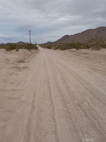 800 Bodick Road, Landers, CA 92285
