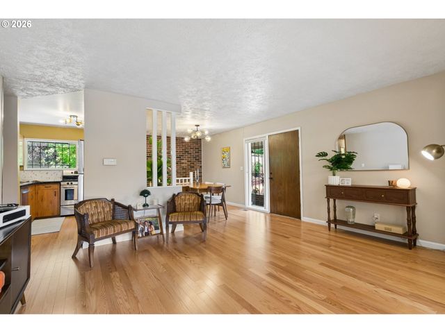 2833 Ne 89TH Ave, Portland, OR 97220