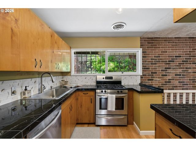 2833 Ne 89TH Ave, Portland, OR 97220