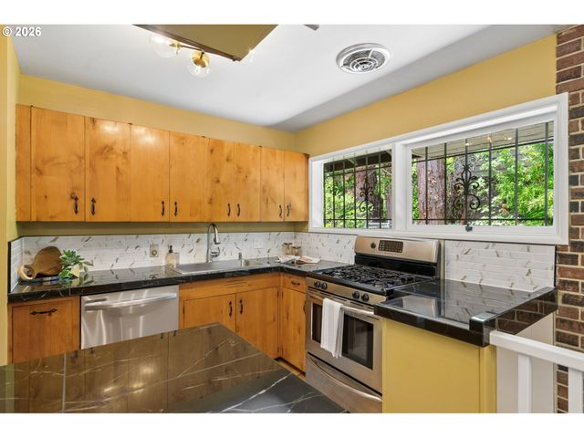 2833 Ne 89TH Ave, Portland, OR 97220
