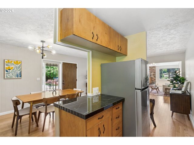 2833 Ne 89TH Ave, Portland, OR 97220