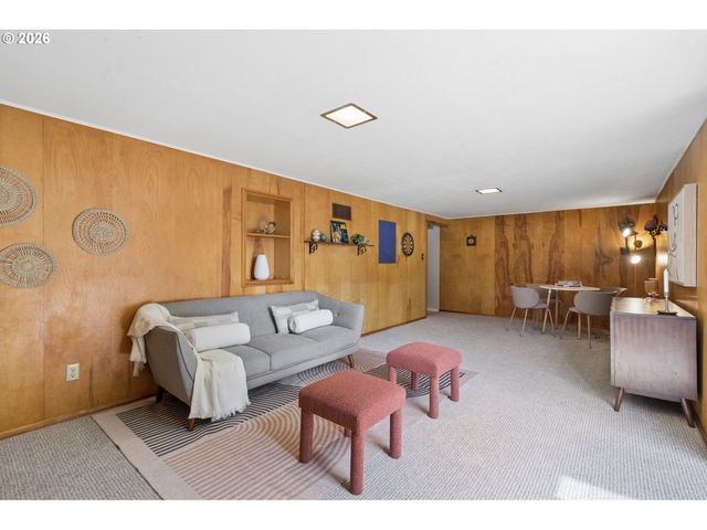 2833 Ne 89TH Ave, Portland, OR 97220