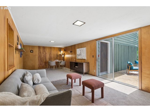 2833 Ne 89TH Ave, Portland, OR 97220