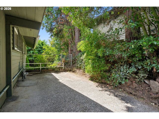 2833 Ne 89TH Ave, Portland, OR 97220