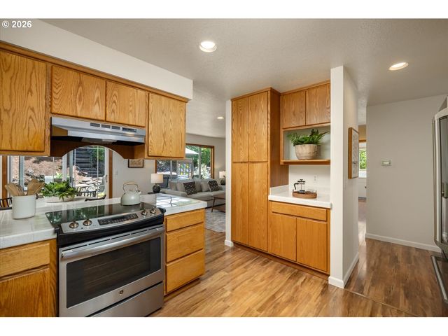 6768 Sw 167TH Pl, Beaverton, OR 97007
