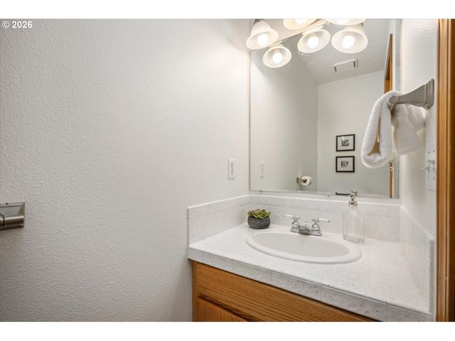 6768 Sw 167TH Pl, Beaverton, OR 97007