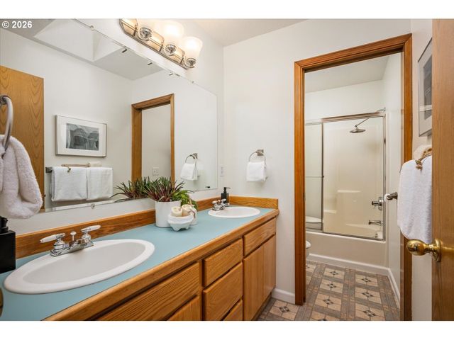 6768 Sw 167TH Pl, Beaverton, OR 97007