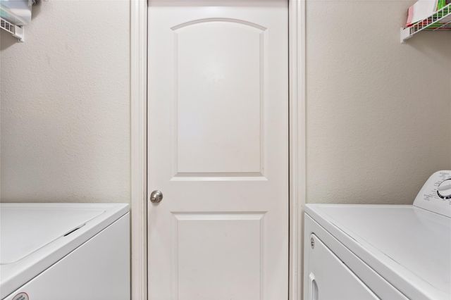 9438 Sky Blue Drive, Iowa Colony, TX 77583