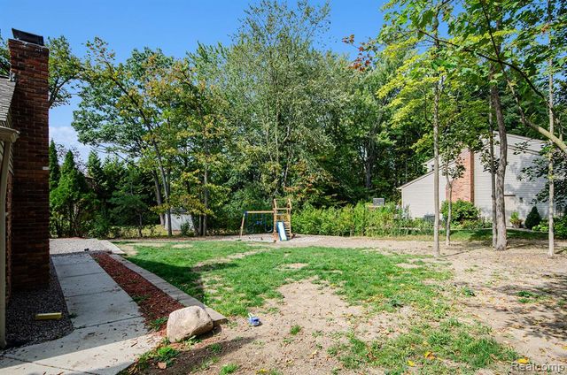 1609 Kilburn Road, Rochester Hills, MI 48306