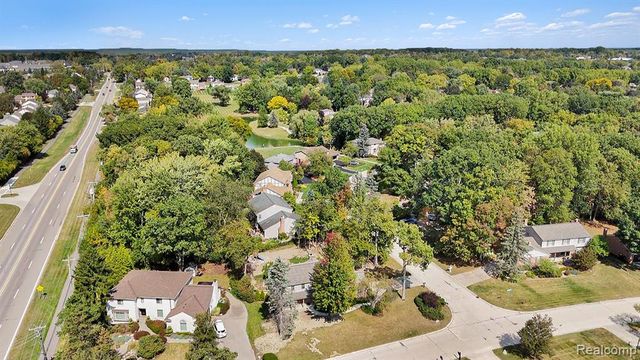 1609 Kilburn Road, Rochester Hills, MI 48306