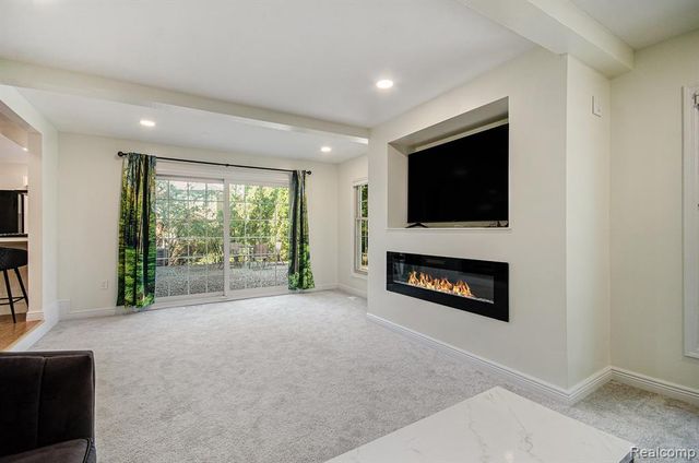 1609 Kilburn Road, Rochester Hills, MI 48306