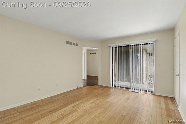4190 Wabeek Lake Drive, Bloomfield Hills, MI 48302