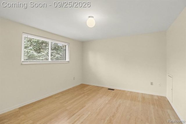 4190 Wabeek Lake Drive, Bloomfield Hills, MI 48302