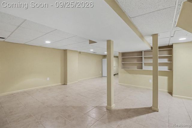 4190 Wabeek Lake Drive, Bloomfield Hills, MI 48302