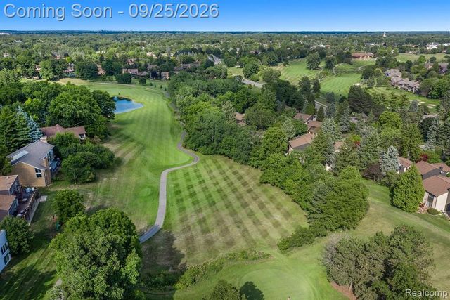 4190 Wabeek Lake Drive, Bloomfield Hills, MI 48302