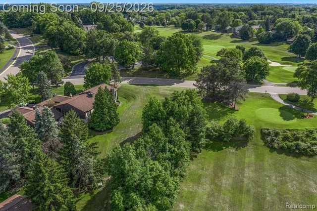 4190 Wabeek Lake Drive, Bloomfield Hills, MI 48302