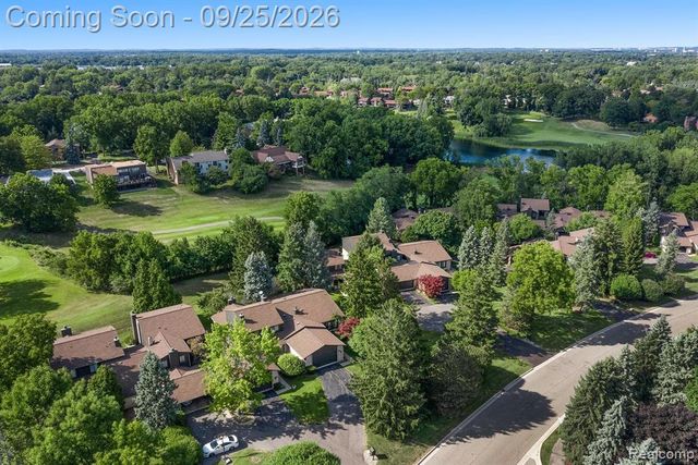 4190 Wabeek Lake Drive, Bloomfield Hills, MI 48302