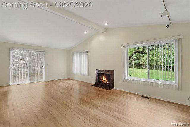 4190 Wabeek Lake Drive, Bloomfield Hills, MI 48302
