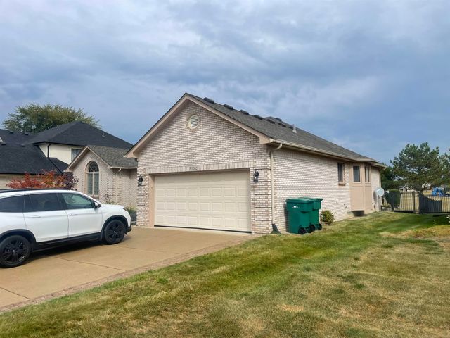 50262 Barrett Drive, Macomb Twp, MI 48044