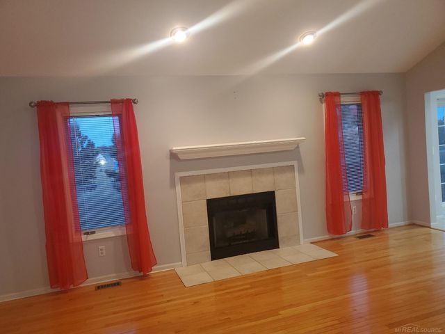 50262 Barrett Drive, Macomb Twp, MI 48044