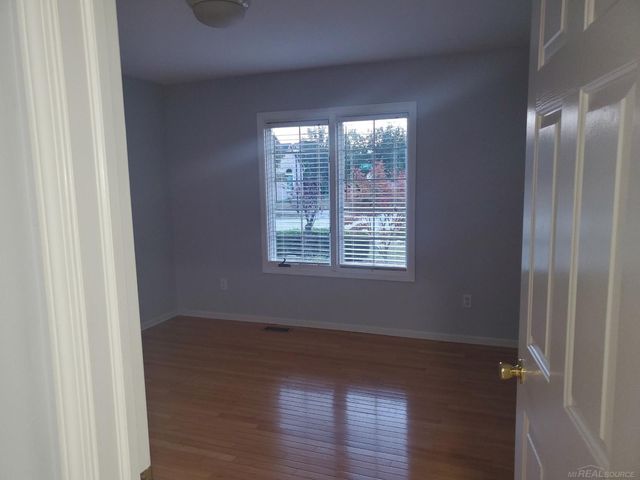 50262 Barrett Drive, Macomb Twp, MI 48044