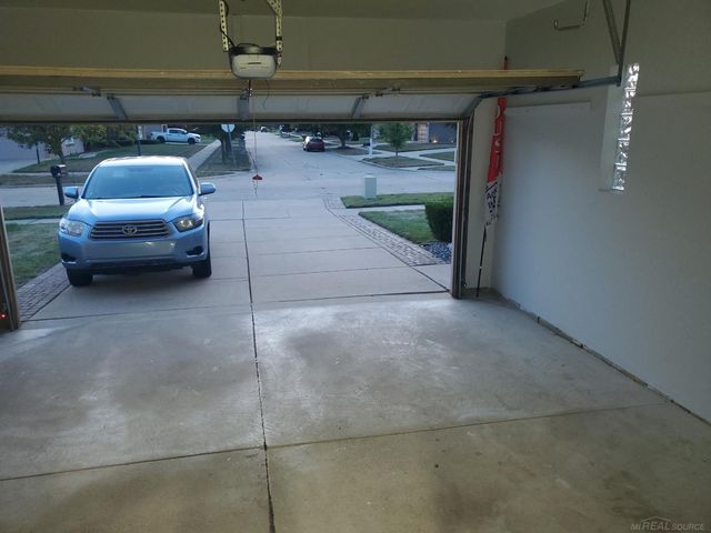 50262 Barrett Drive, Macomb Twp, MI 48044