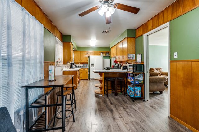 6209 Woodbine Drive, Fort Worth, TX 76112