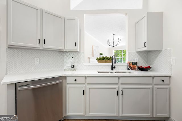 870 Long Branch Circle, Sugar Hill, GA 30518