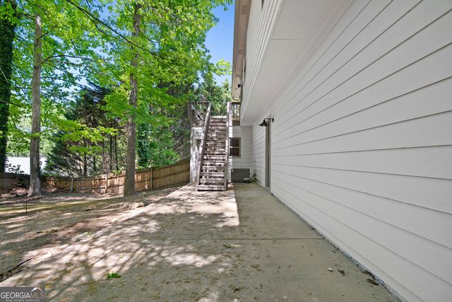 870 Long Branch Circle, Sugar Hill, GA 30518