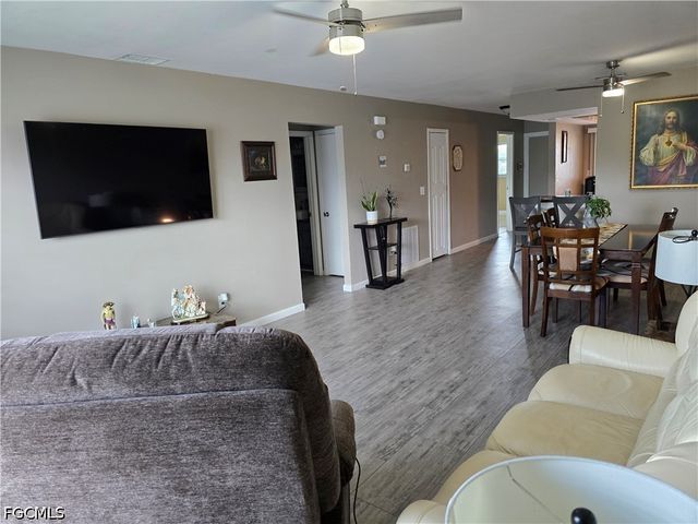 1617 SE 26th ST 202, Cape Coral, FL 33904