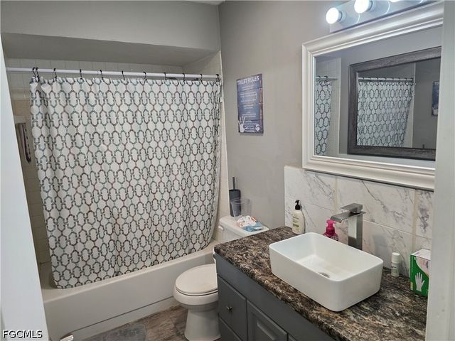 1617 SE 26th ST 202, Cape Coral, FL 33904