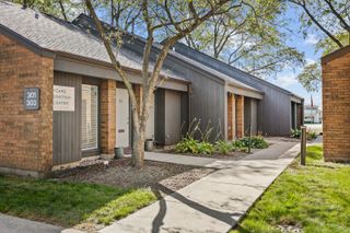 1250 Executive Place 300, Geneva, IL 60134