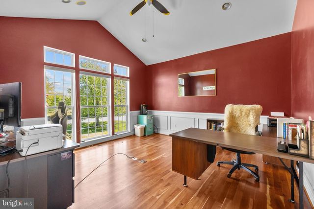 35987 BIRCH HOLLOW LN, Hillsboro, VA 20132