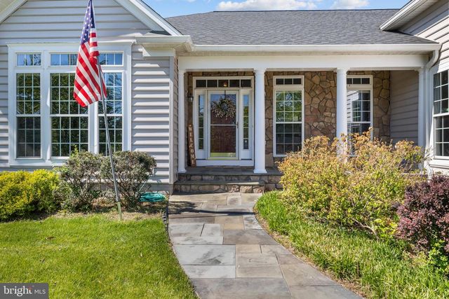 35987 BIRCH HOLLOW LN, Hillsboro, VA 20132
