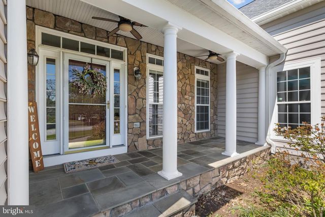 35987 BIRCH HOLLOW LN, Hillsboro, VA 20132