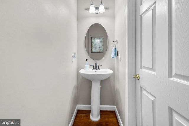 35987 BIRCH HOLLOW LN, Hillsboro, VA 20132