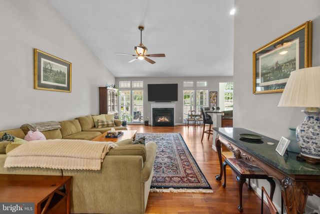 35987 BIRCH HOLLOW LN, Hillsboro, VA 20132
