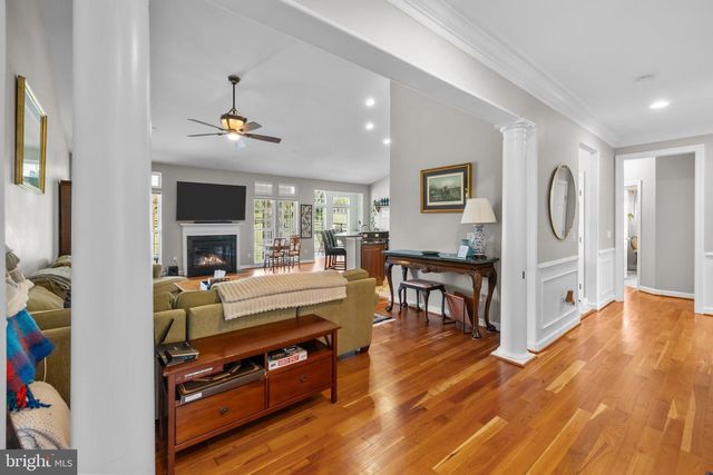 35987 BIRCH HOLLOW LN, Hillsboro, VA 20132