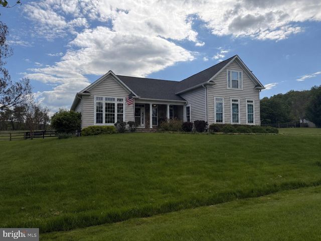 35987 BIRCH HOLLOW LN, Hillsboro, VA 20132