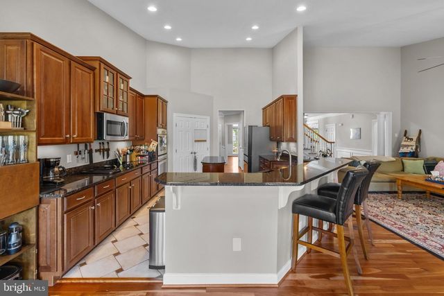 35987 BIRCH HOLLOW LN, Hillsboro, VA 20132