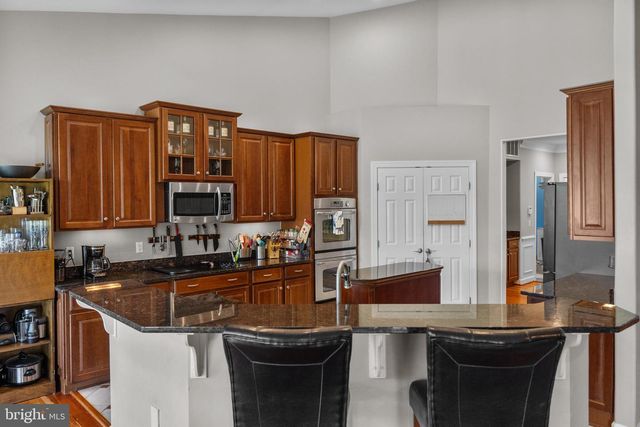 35987 BIRCH HOLLOW LN, Hillsboro, VA 20132