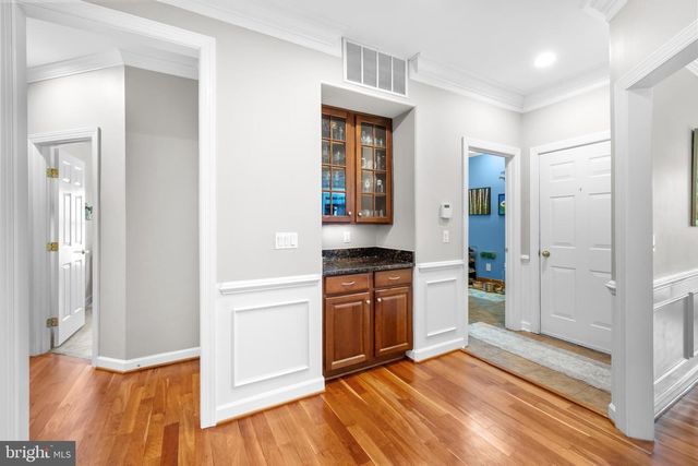 35987 BIRCH HOLLOW LN, Hillsboro, VA 20132