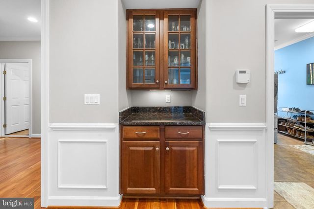 35987 BIRCH HOLLOW LN, Hillsboro, VA 20132
