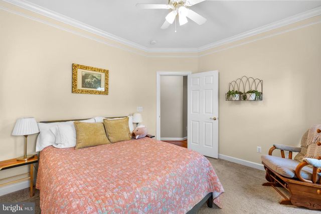 35987 BIRCH HOLLOW LN, Hillsboro, VA 20132