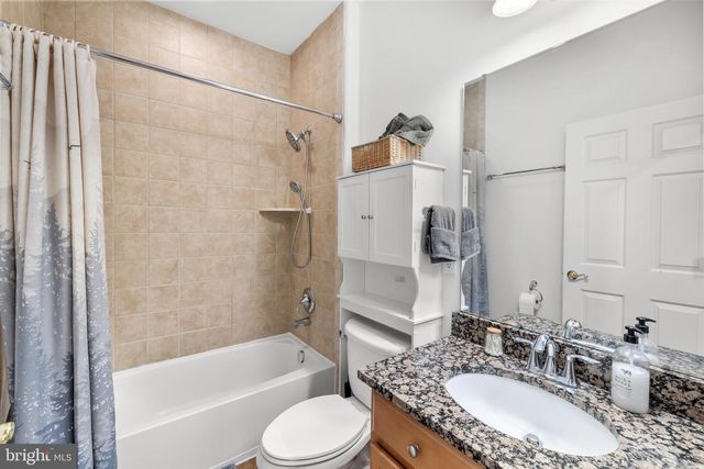 35987 BIRCH HOLLOW LN, Hillsboro, VA 20132