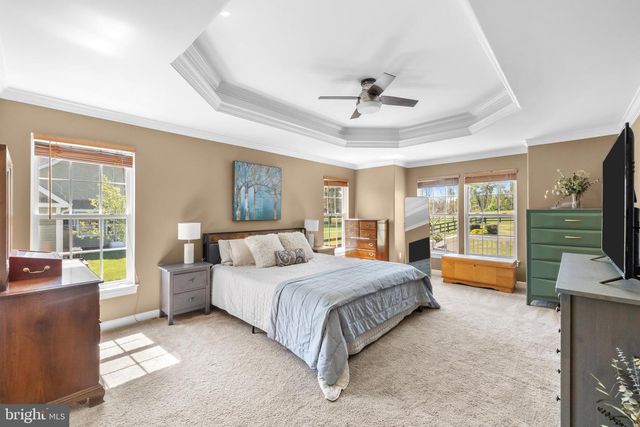 35987 BIRCH HOLLOW LN, Hillsboro, VA 20132