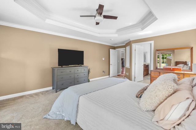 35987 BIRCH HOLLOW LN, Hillsboro, VA 20132