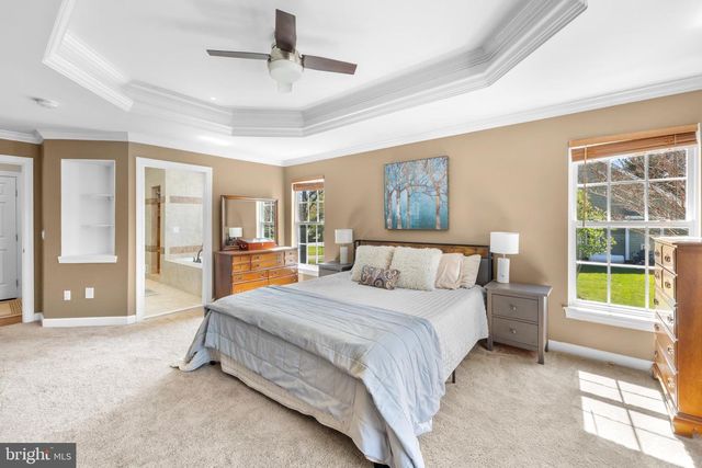 35987 BIRCH HOLLOW LN, Hillsboro, VA 20132