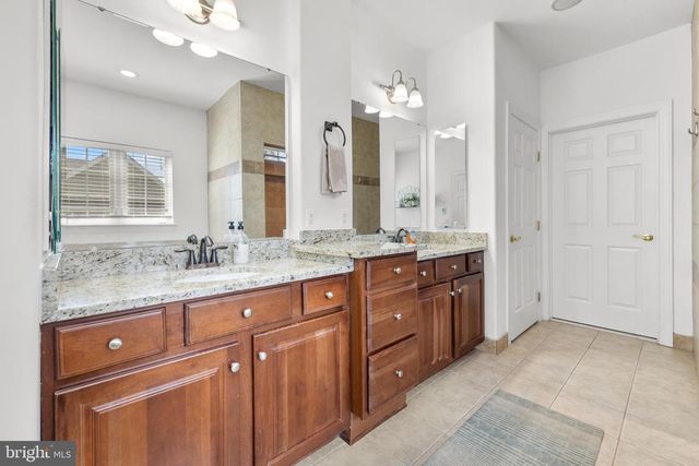 35987 BIRCH HOLLOW LN, Hillsboro, VA 20132